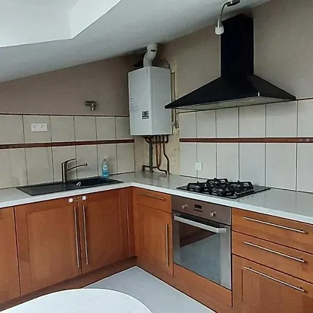 Apartment Sous Les Toits Spinaliens, Proche Commerces *